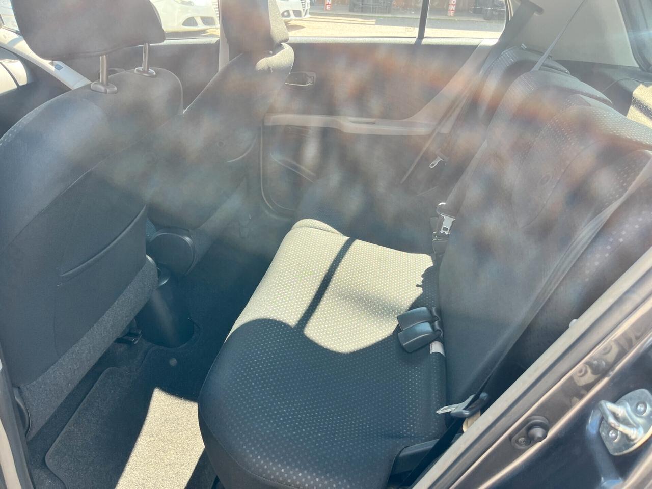 Toyota Yaris 1.3 5 porte Sol