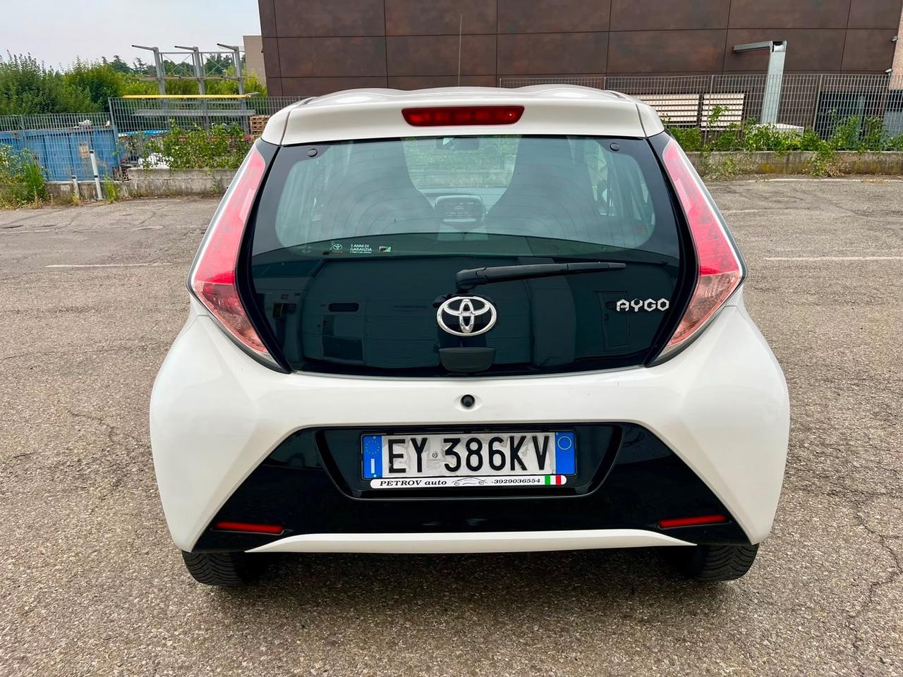 Toyota Aygo 1.0benz 2015 163.000km neopatentati