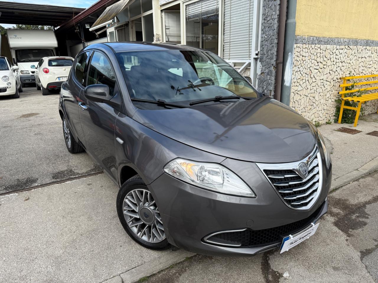 Lancia Ypsilon 1.2 69 CV 5 porte GPL Ecochic Silver