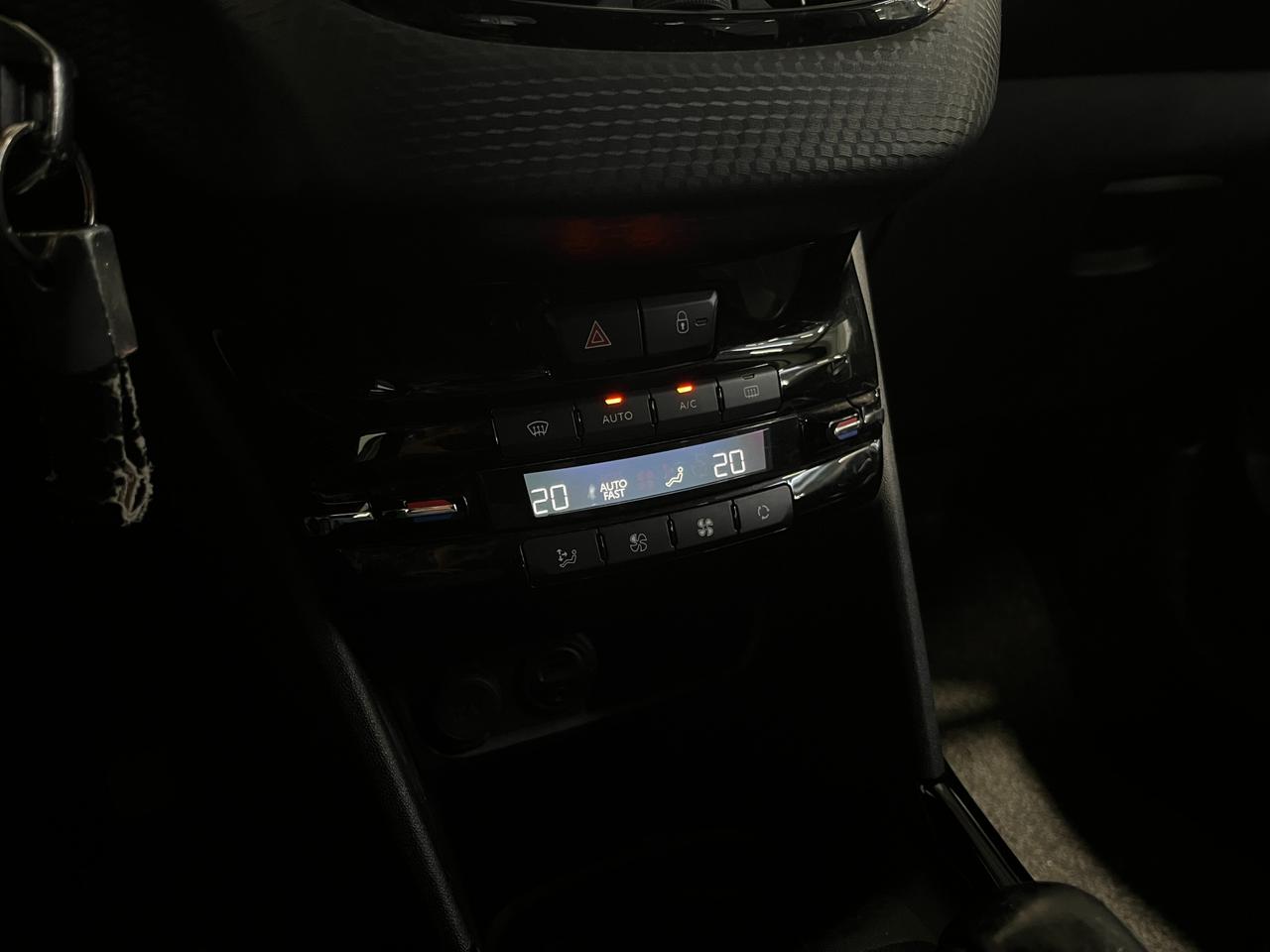 PEUGEOT 2008 1.2 PURETECH ALLURE
