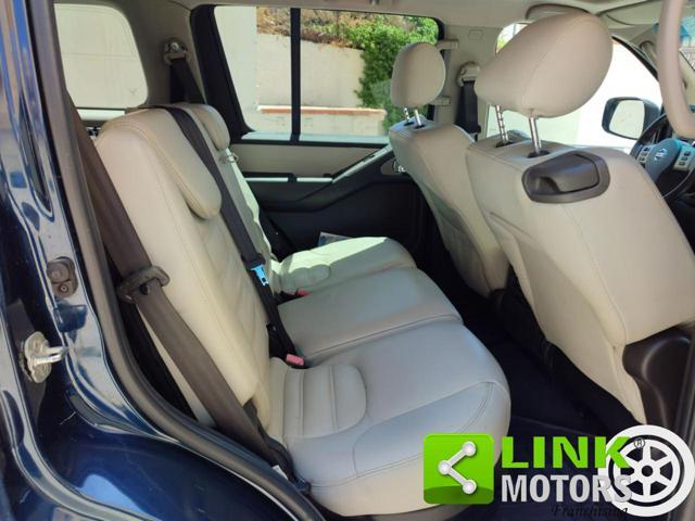 NISSAN Pathfinder 2.5 dCi LE Platinum