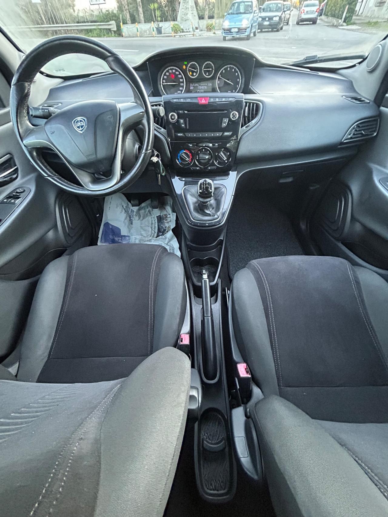 Lancia Ypsilon 1.2 69 CV 5 porte S&S Platinum