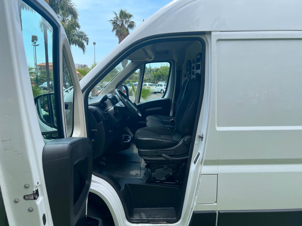 Peugeot Boxer 335 2.2 BlueHDi 140 S&S PLM-TA Furgone