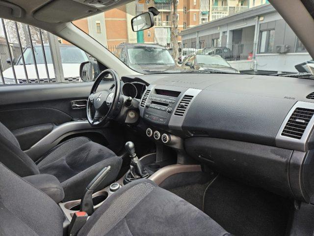MITSUBISHI Outlander 2.0 DI-D Instyle 7 p.ti DPF