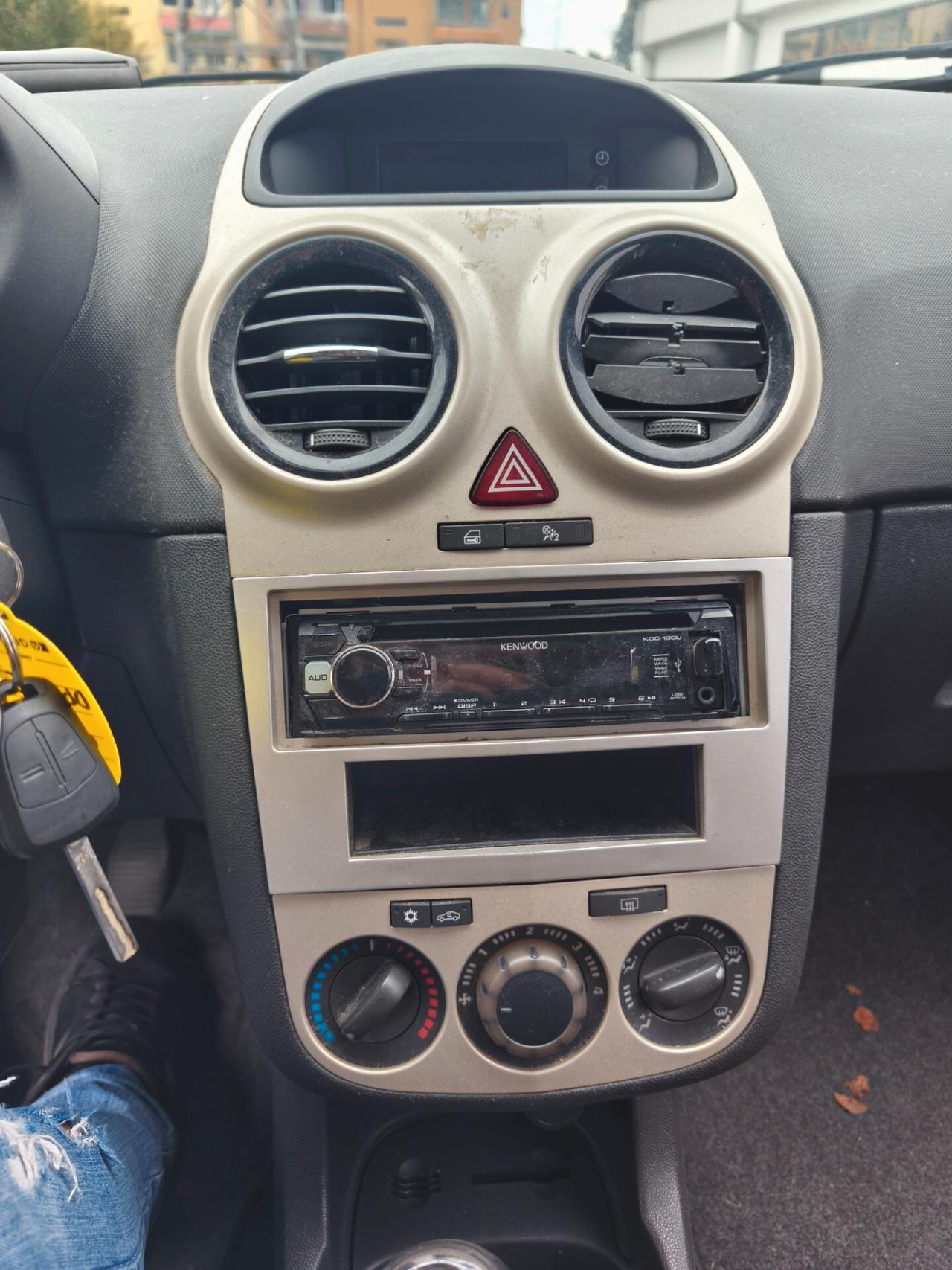 Opel Corsa 1.2 neopatentati garanzia
