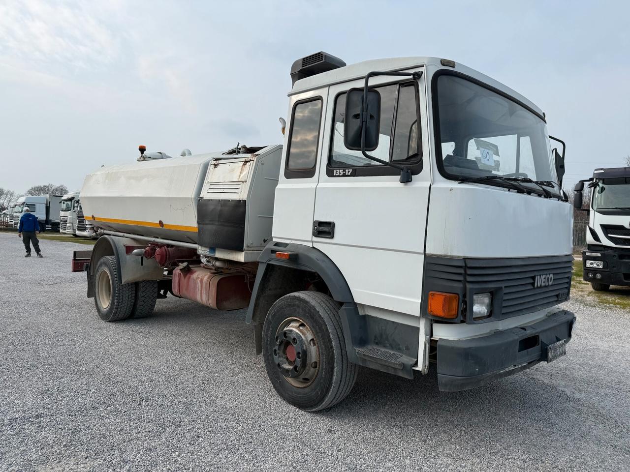 Iveco 135.17 Wasser-Streu-Tank 6.950L