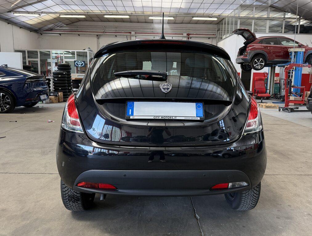 Lancia Ypsilon 5 Porte 1.0 FireFly Hybrid Silver