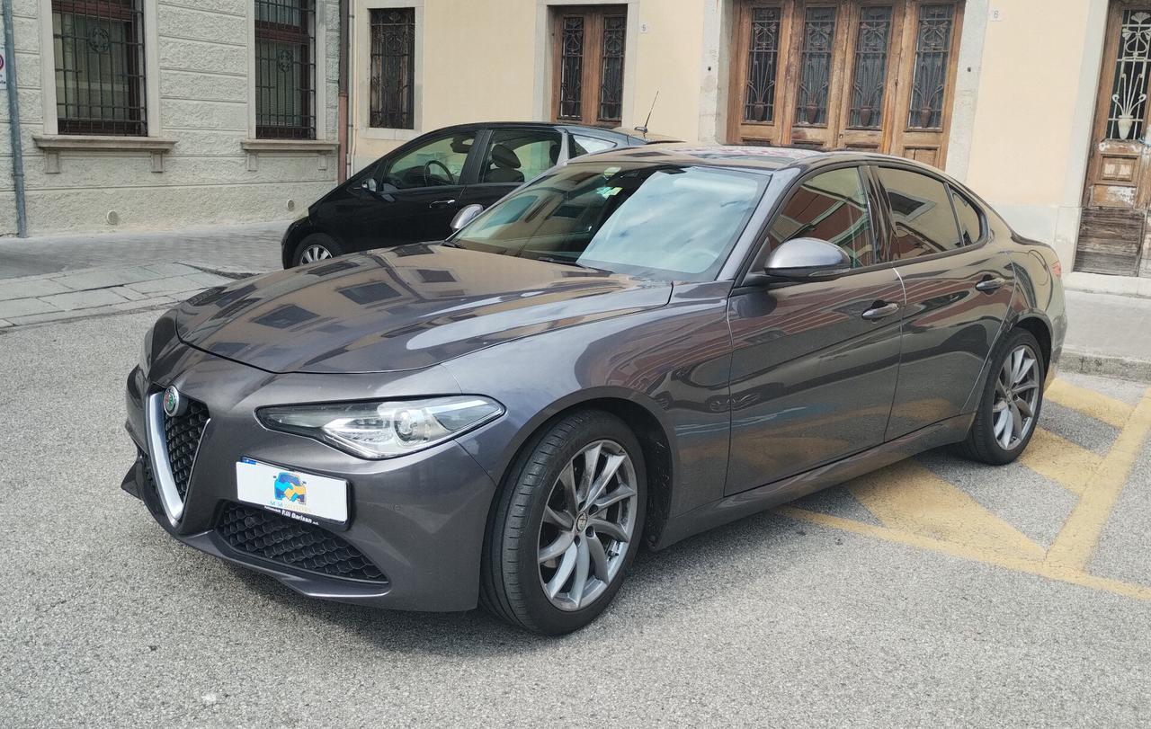 Alfa Romeo Giulia 2.0 Turbo 200 CV AT8 Super