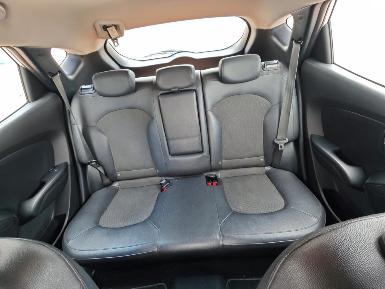 Hyundai iX35 1.7 CRDi 2WD Xpossible