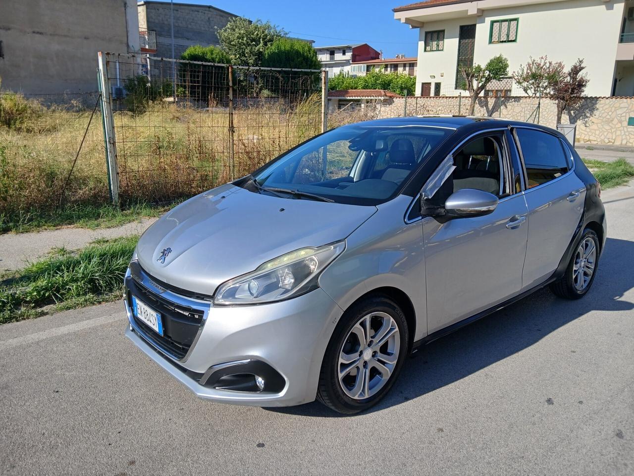 Peugeot 208 1.4 HDi 68 CV 5 porte Allure