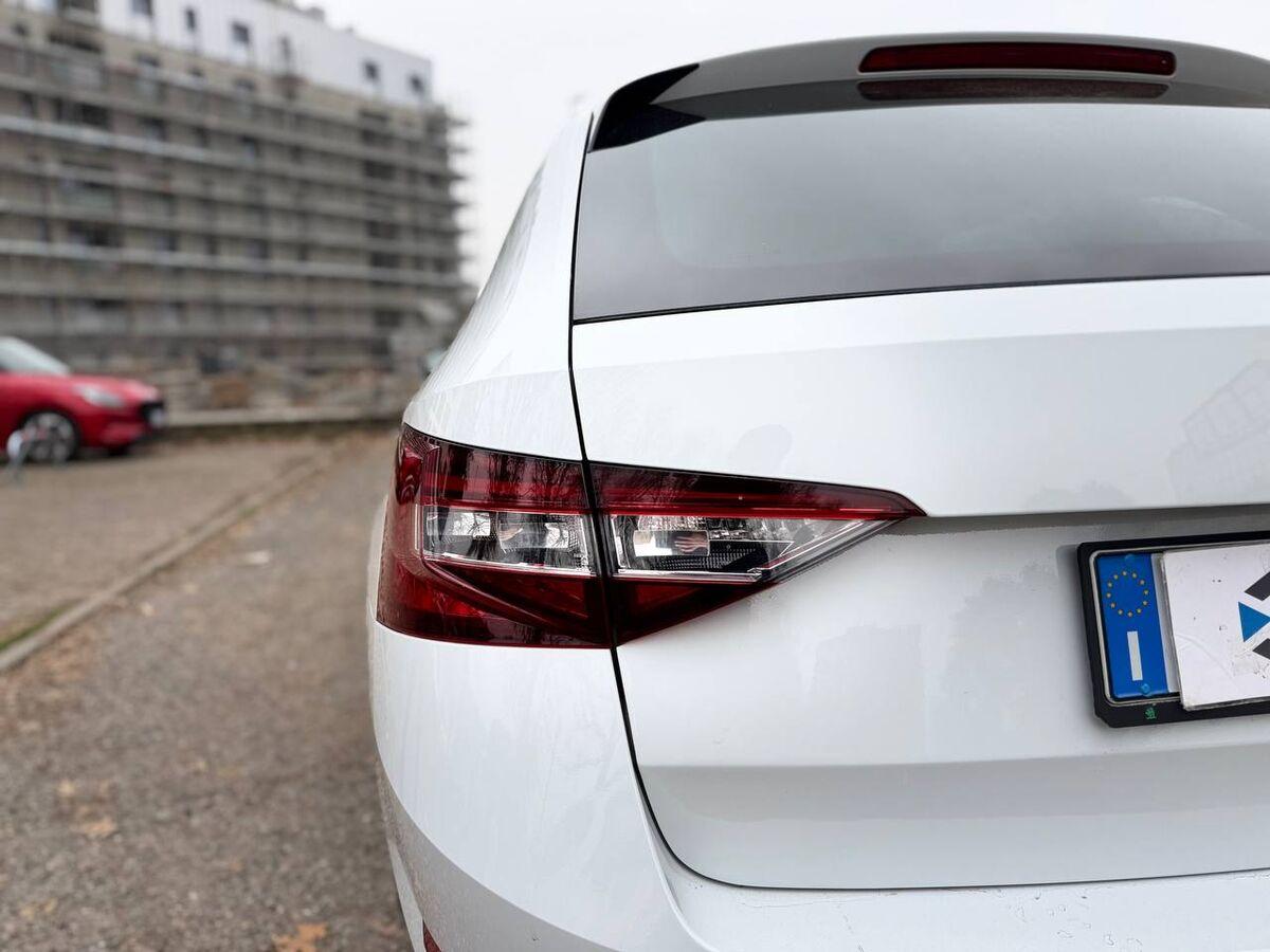 Skoda Superb Wagon Superb wagon 2.0 tdi Style 150cv dsg my18