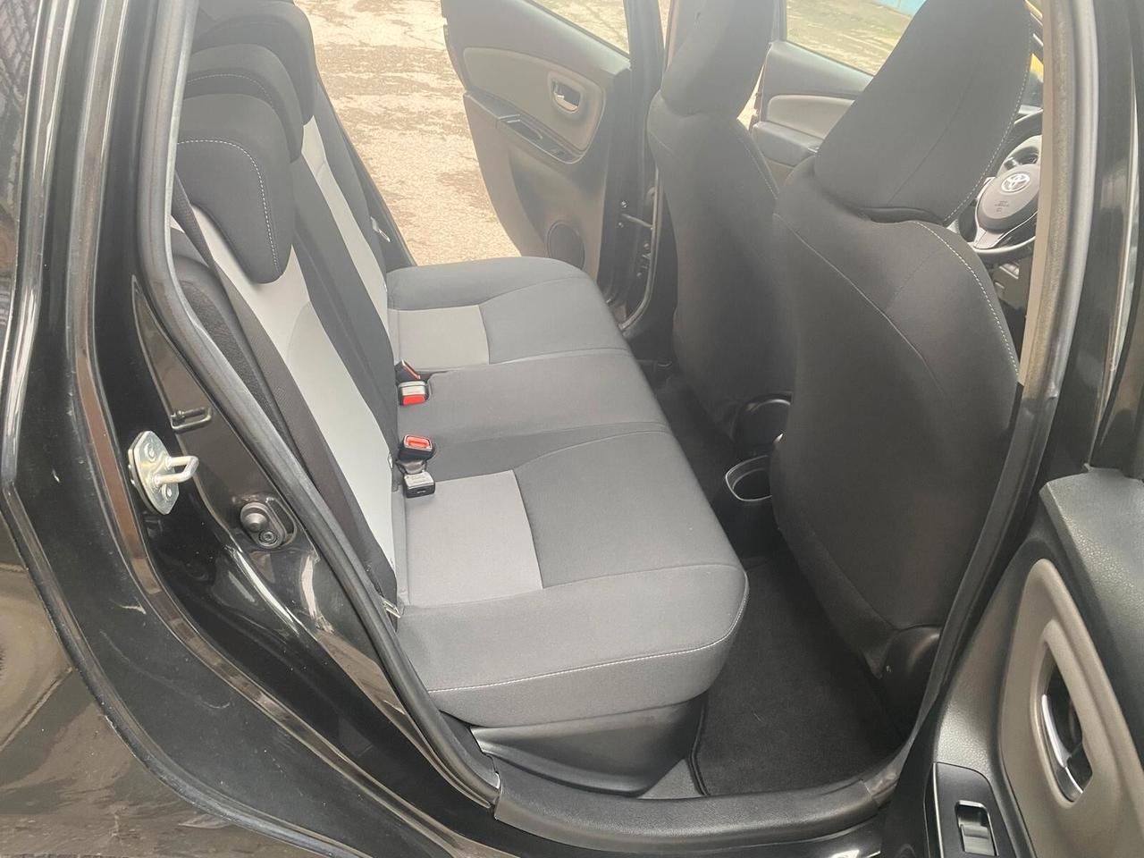 Toyota Yaris 1.5 Hybrid Active Plus CAMBIO AUTOM. - OK NEOP - GARANZIA 12 MESI