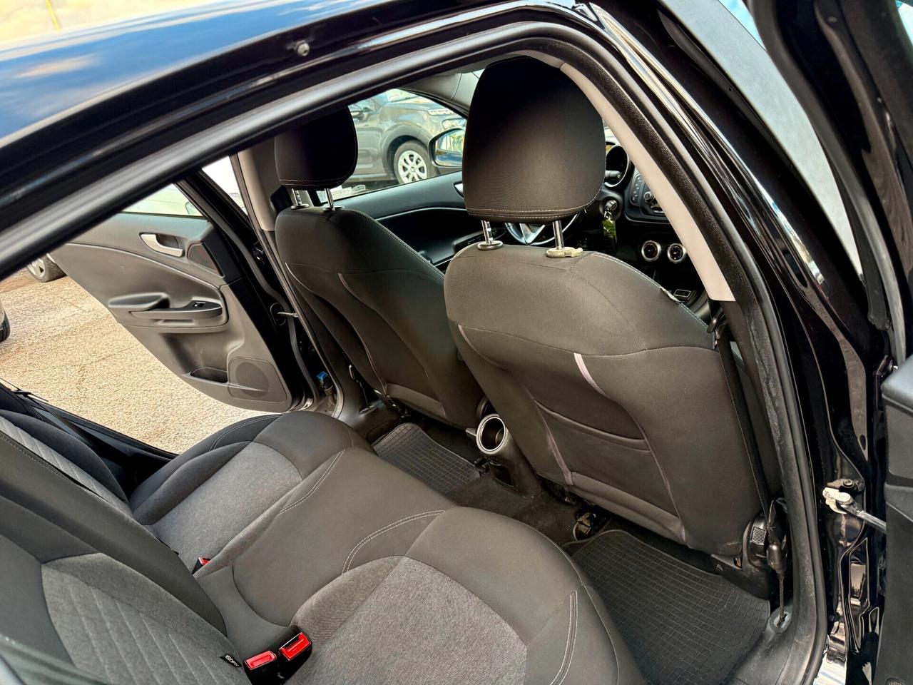 " UNA CHICCA " Alfa Giulietta 1.4 Turbo 120 CV GPL