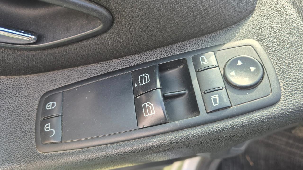 Mercedes-benz A 150 160 BlueEFFICIENCY Elegance