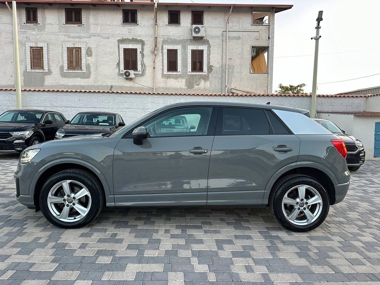 Audi Q2 30 1.6 TDI 116CV S tronic Sport Ambient light led