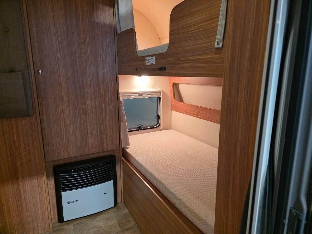 CARAVAN BURSTNER AVERSO PLUS 440TK