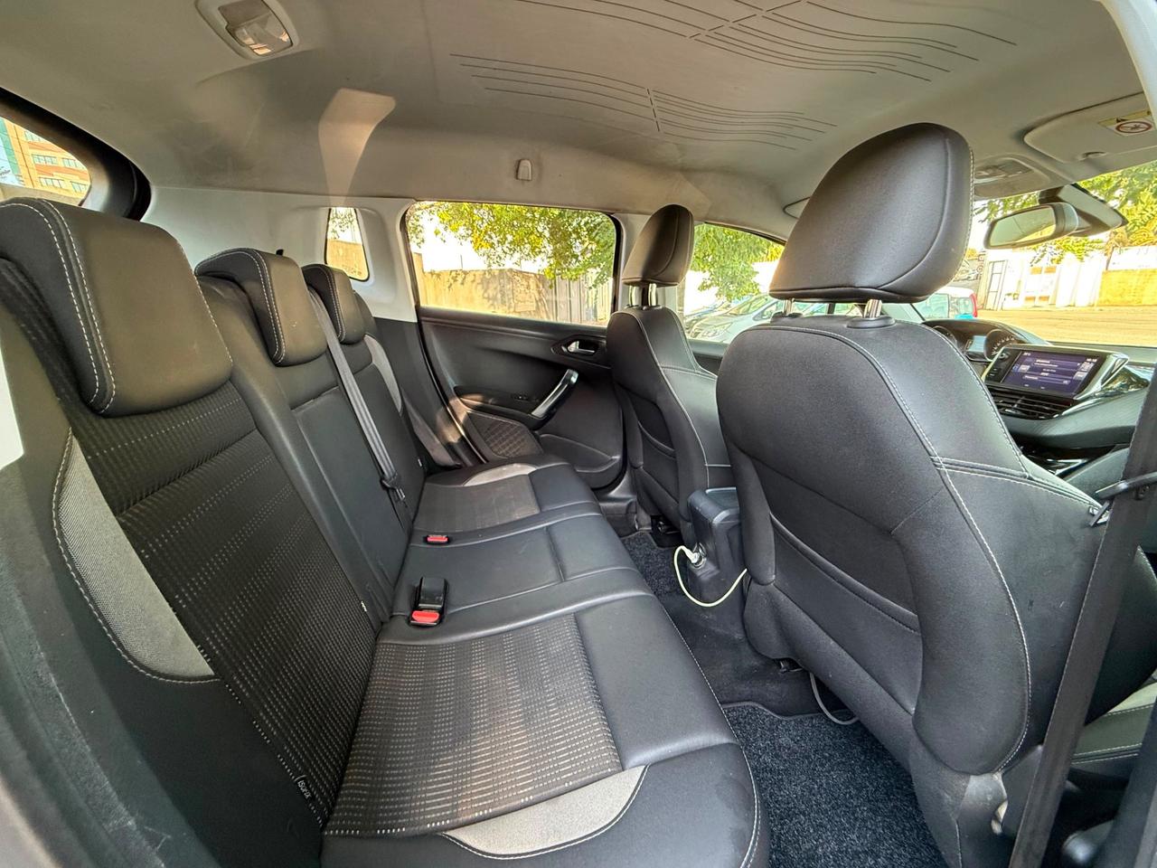 Peugeot 2008 BlueHDi 100 Allure