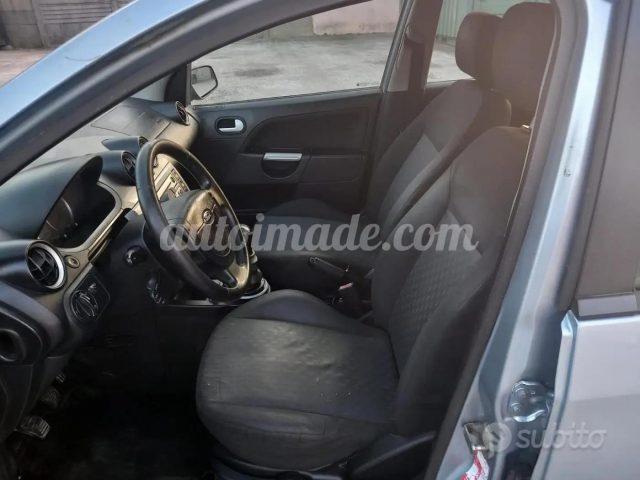 FORD Fiesta 1.2i 16V cat 5 porte Zetec