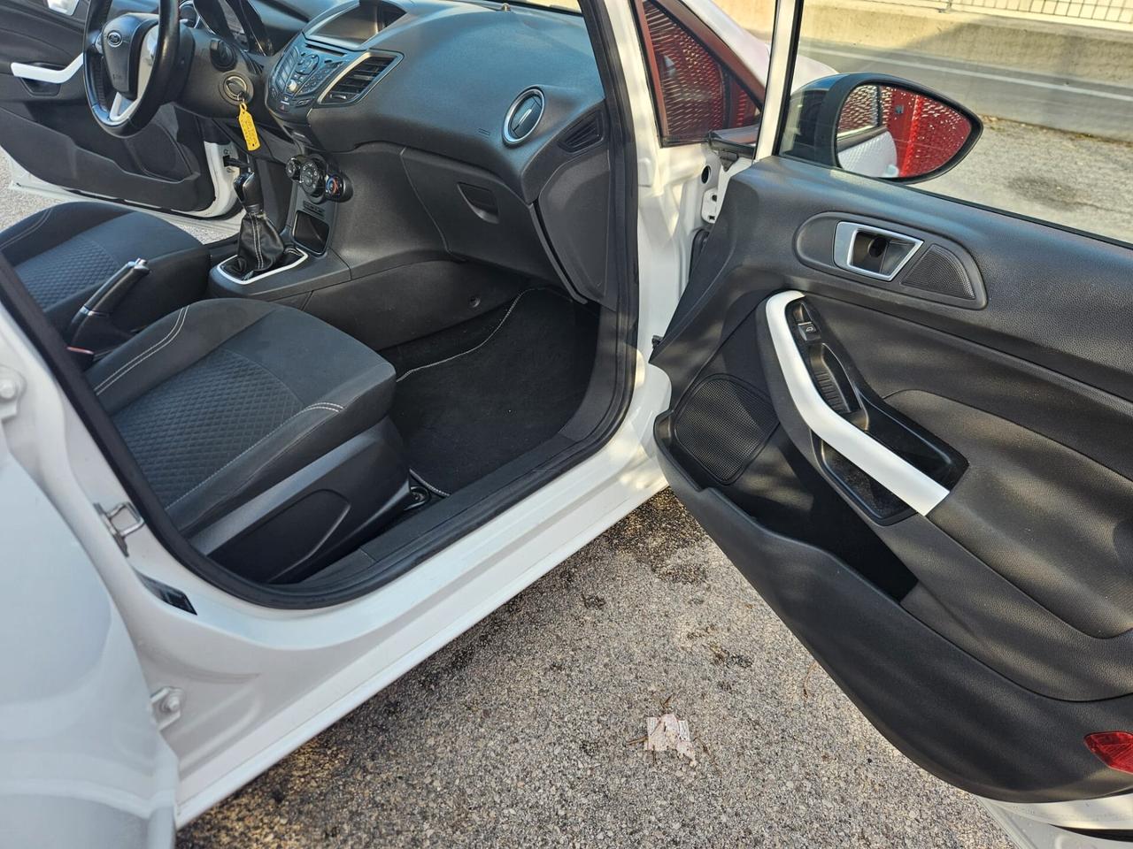 Ford Fiesta 1.0 80CV 5 porte Black & White Edition