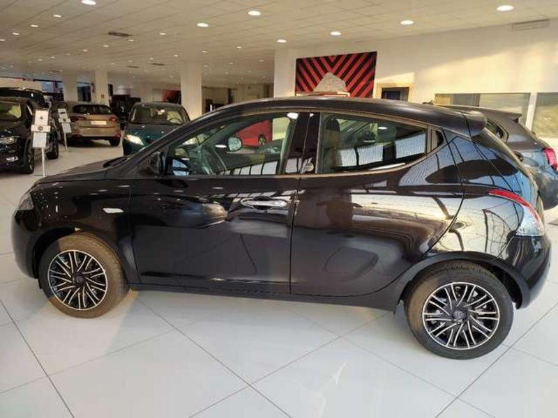 Lancia Ypsilon 1.0 70cv Hybrid Gold