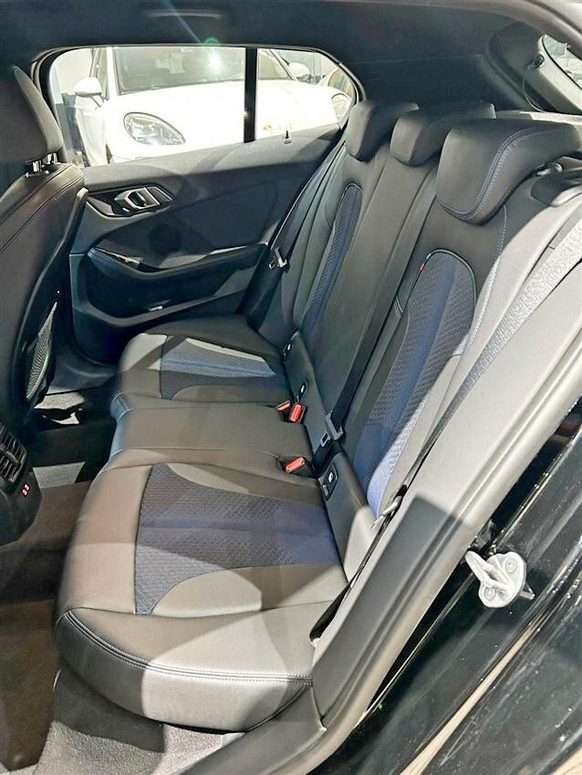 Bmw 118 118d 5p. Msport