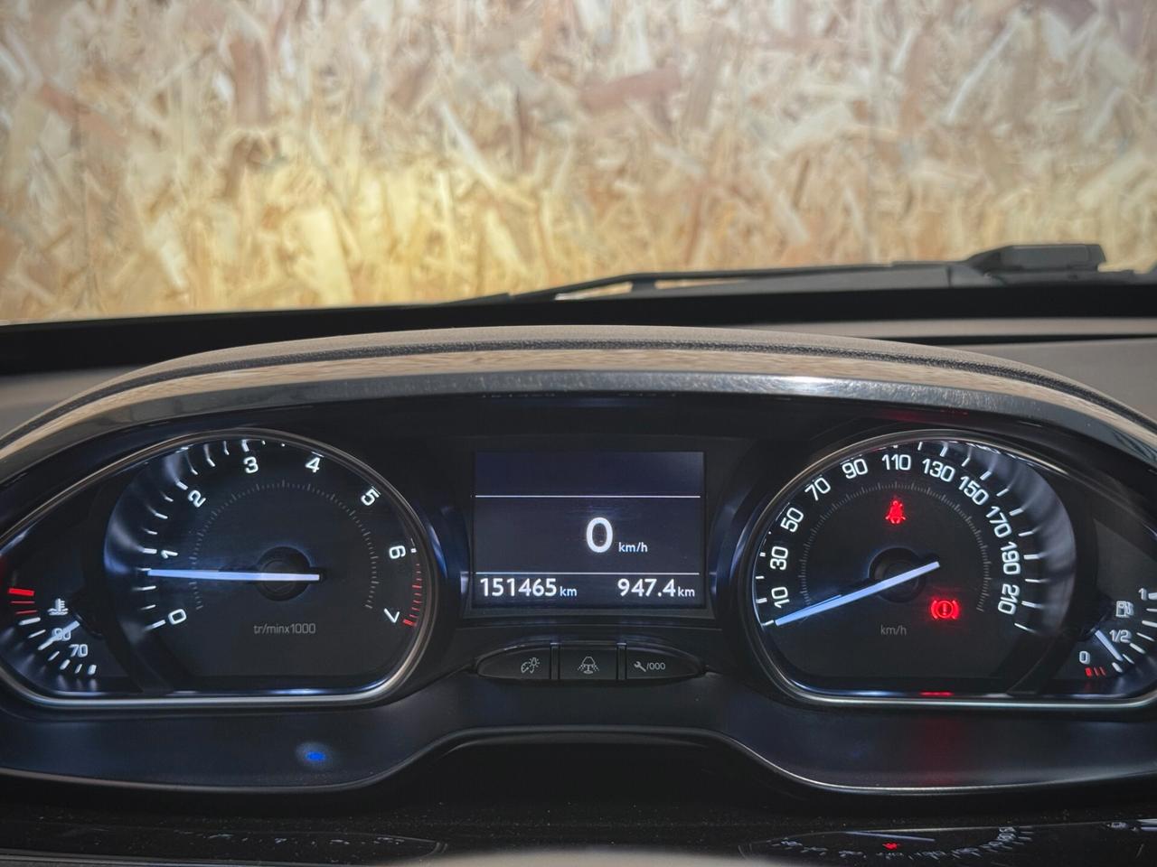 Peugeot 2008 1.2 VTi 82CV Allure - NEOPATENTATI