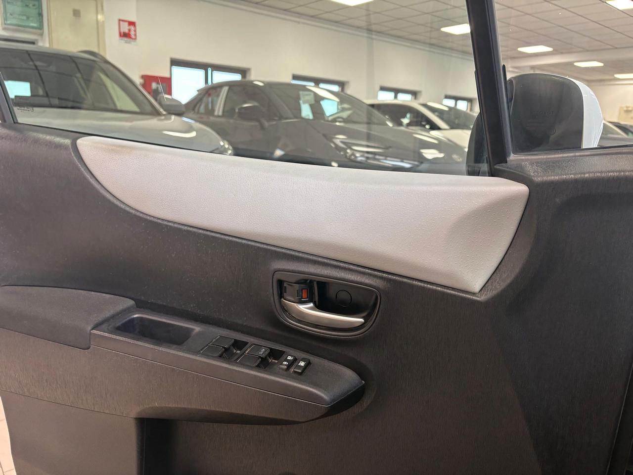 Toyota Yaris 5p 1.5h Lounge