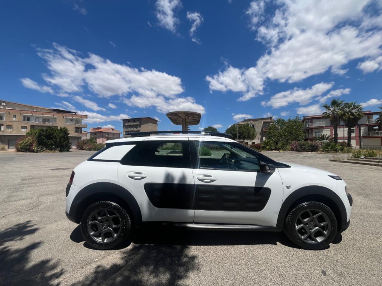 Citroen C4 Cactus BlueHDi 100 Shine
