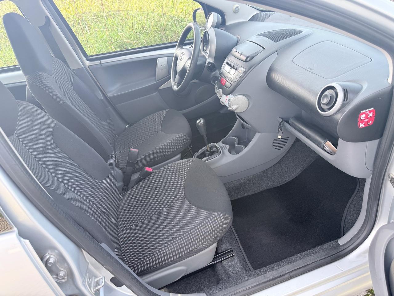 Toyota Aygo 1.0 12V VVT-i 5 porte Now Connect