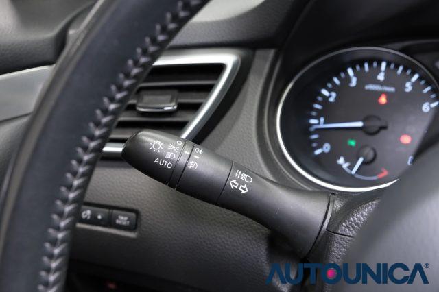 NISSAN Qashqai 1.2 DIG-T N-CONNECTA NEOPATENTATI TETTO PANORAMA