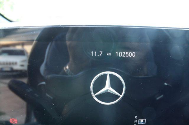 MERCEDES-BENZ GLA 200 Automatic Premium