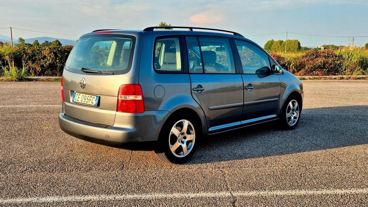 Volkswagen Touran 1.6 16V 6 MARCE 7 POSTI
