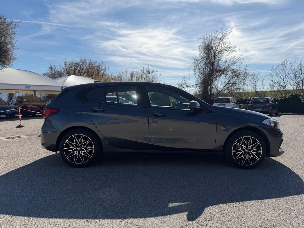 Bmw 116 116d 5p. Business Advantage