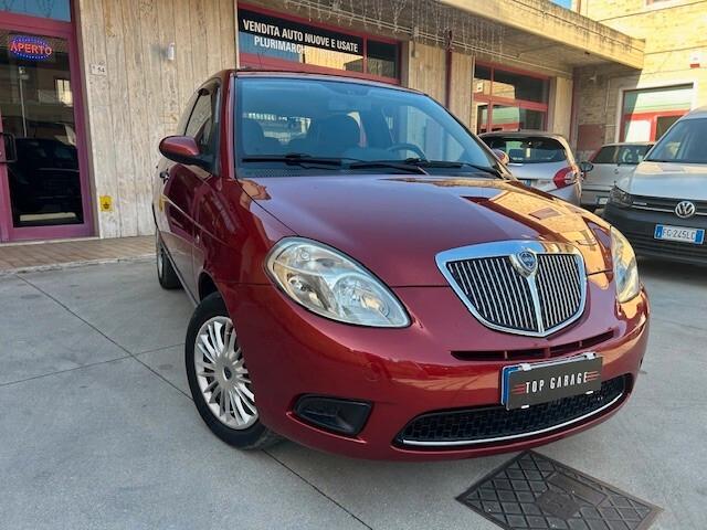Lancia Ypsilon 1.3 MJT 75 CV Oro
