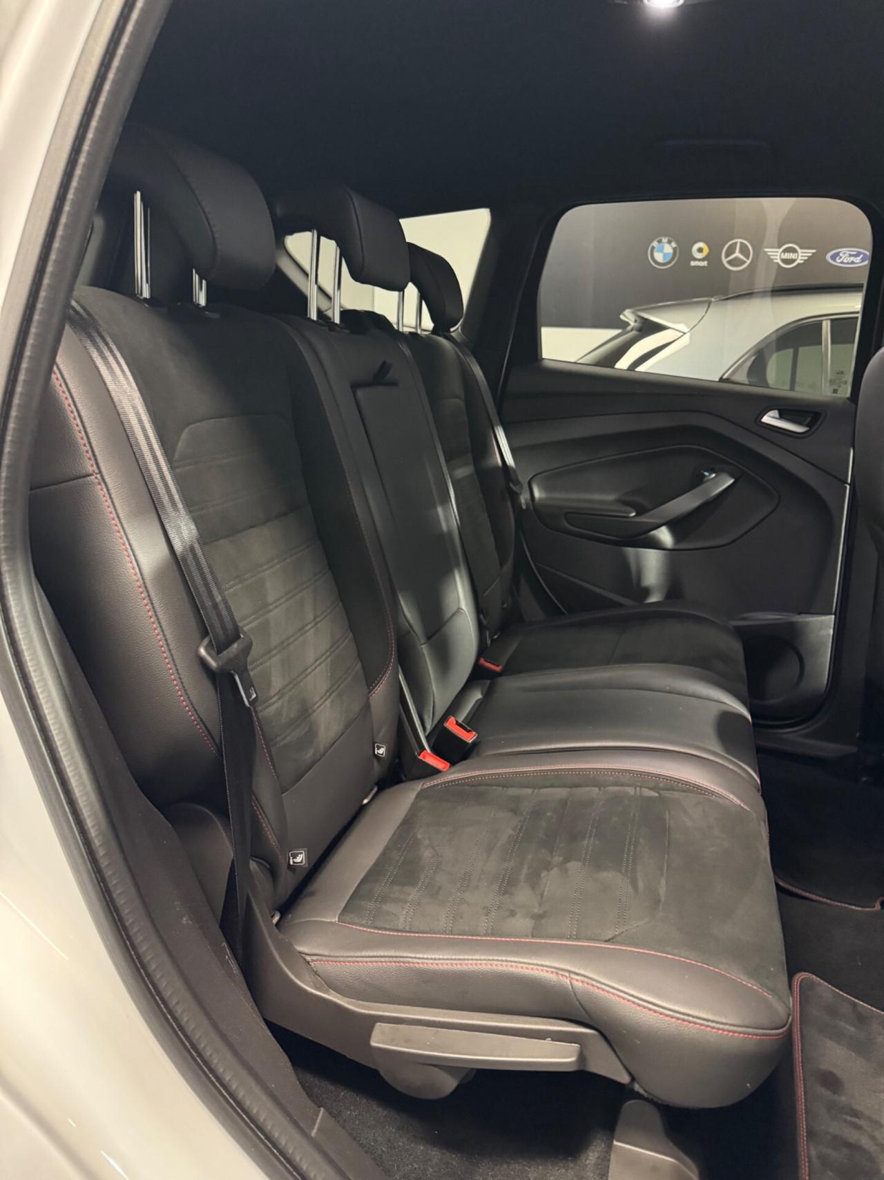 Ford Kuga 1.5 TDCI 120 CV S&S 2WD ST-Line