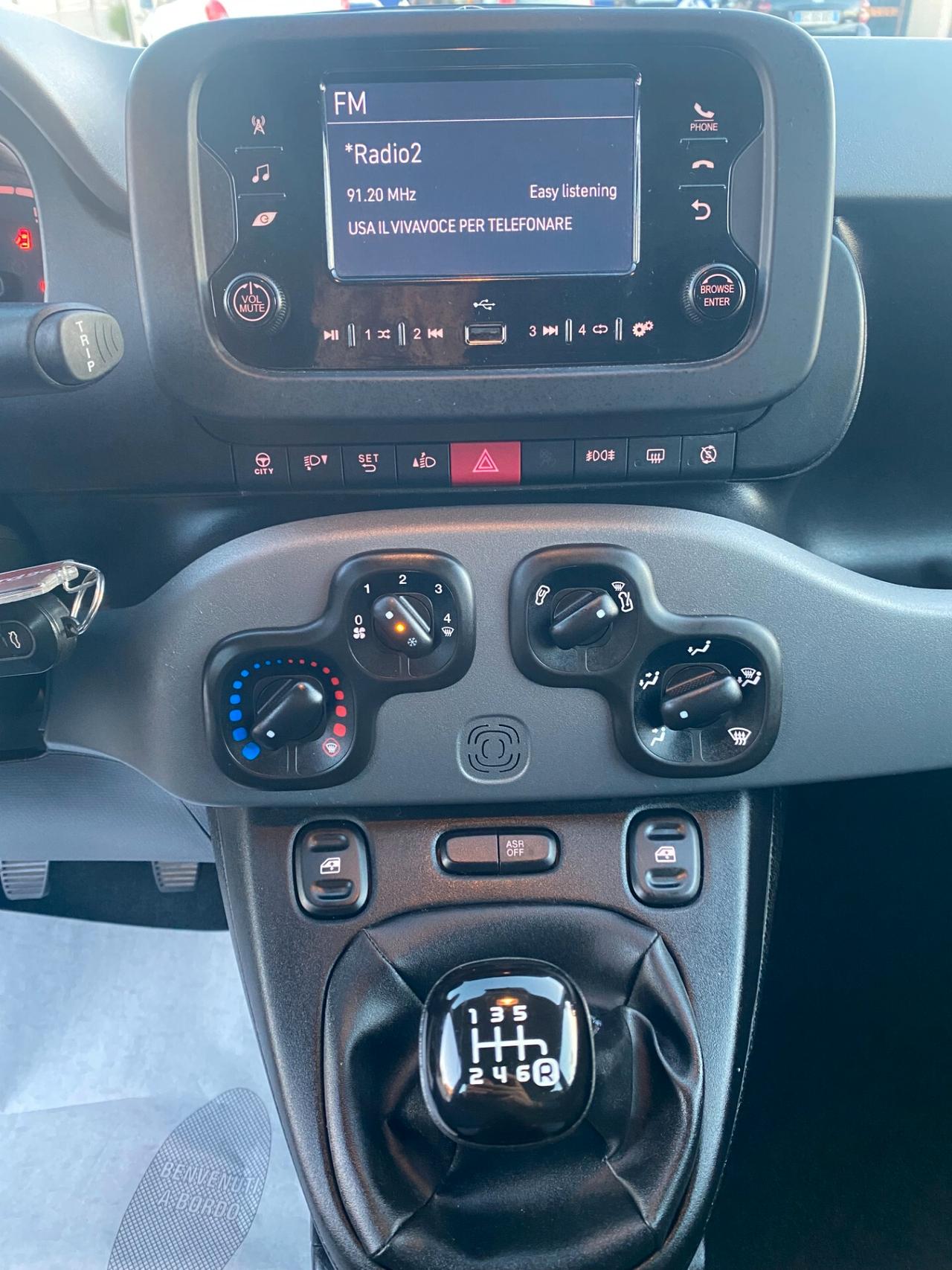 FIAT Panda 1.0 Firefly hybrid 5POSTI RadioBT