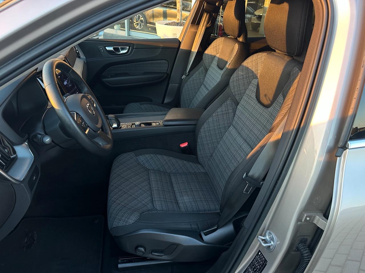 Volvo XC 60 XC60 B4 (d) automatico Business