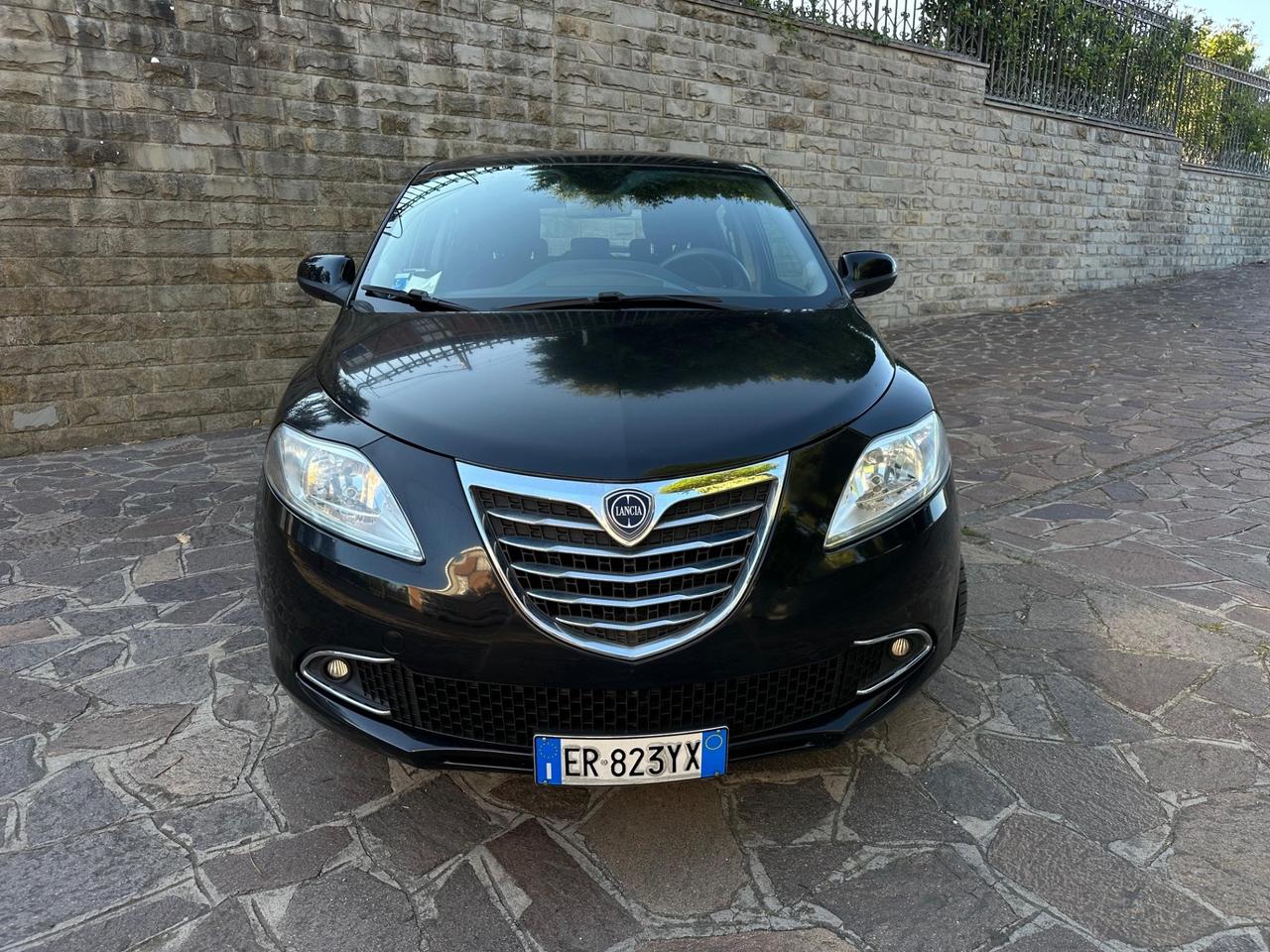 Lancia Ypsilon 1.2 69 CV 5 porte S&S Gold NEOPATENTATI
