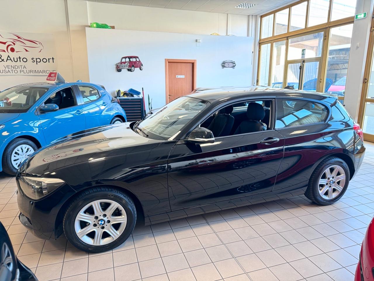 Bmw 114 114d 3p. Unique