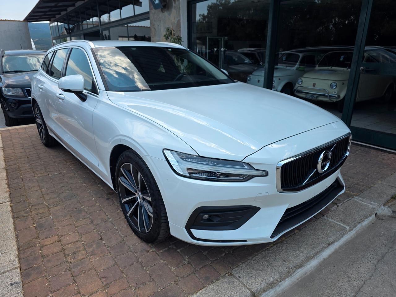 Volvo V60 B4 (d) Geartronic Momentum Business Pro