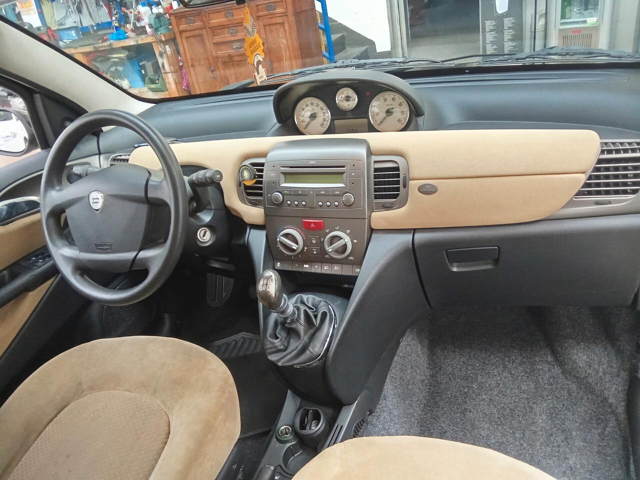 Lancia Ypsilon 1.2 BZ /NEOPATENTATI