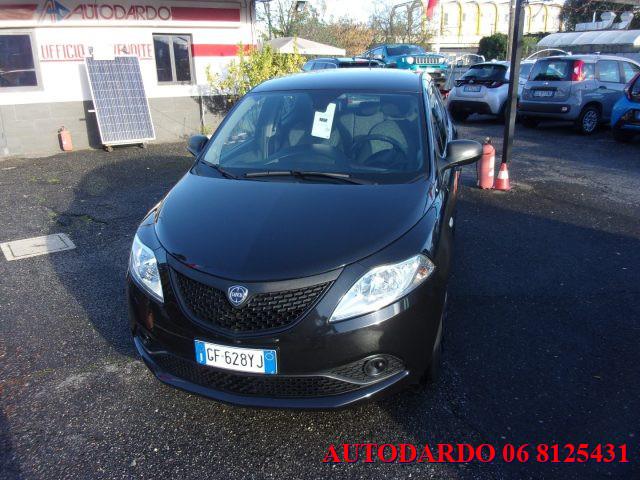 LANCIA Ypsilon 1.0 FireFly 5 porte S&S Hybrid Ecochic Silver