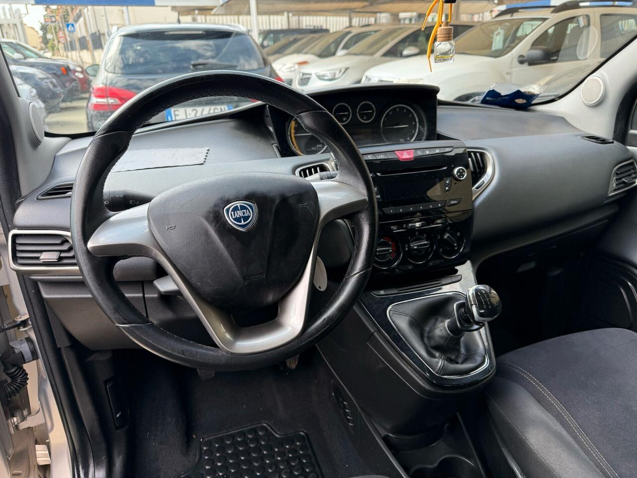 LANCIA NEW YPSILON 900 B/METANO
