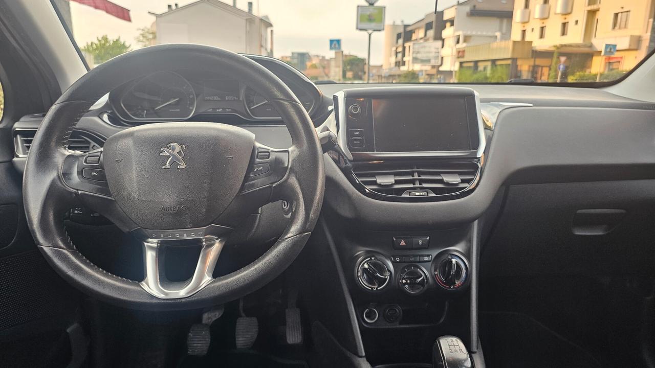 Peugeot 208 1.4 HDi 68 CV 5 porte Allure