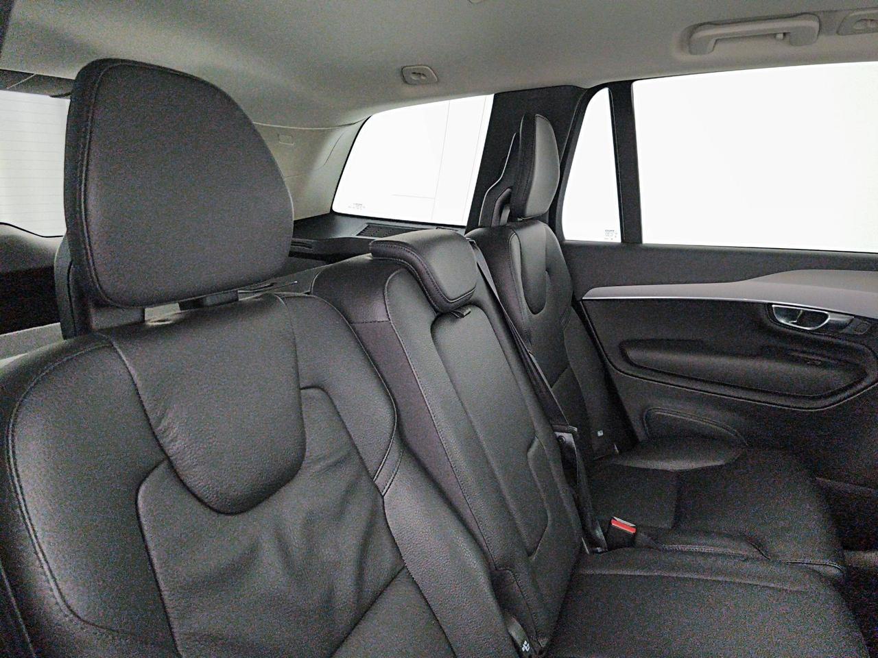 Volvo XC90 2.0 b5 Momentum Pro awd