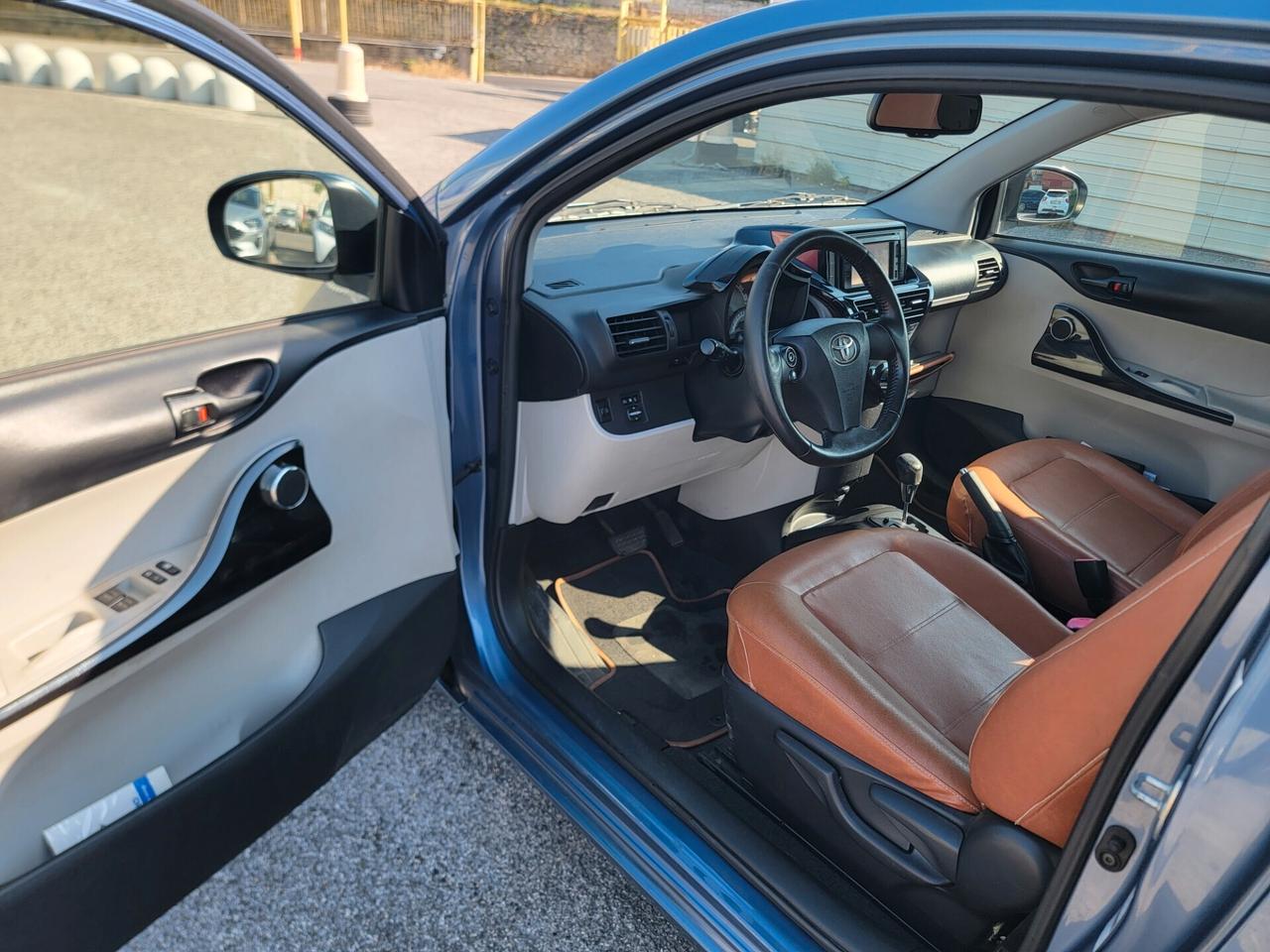 Toyota iQ 1.0 Sol pelle navigatore AUTOMATICA