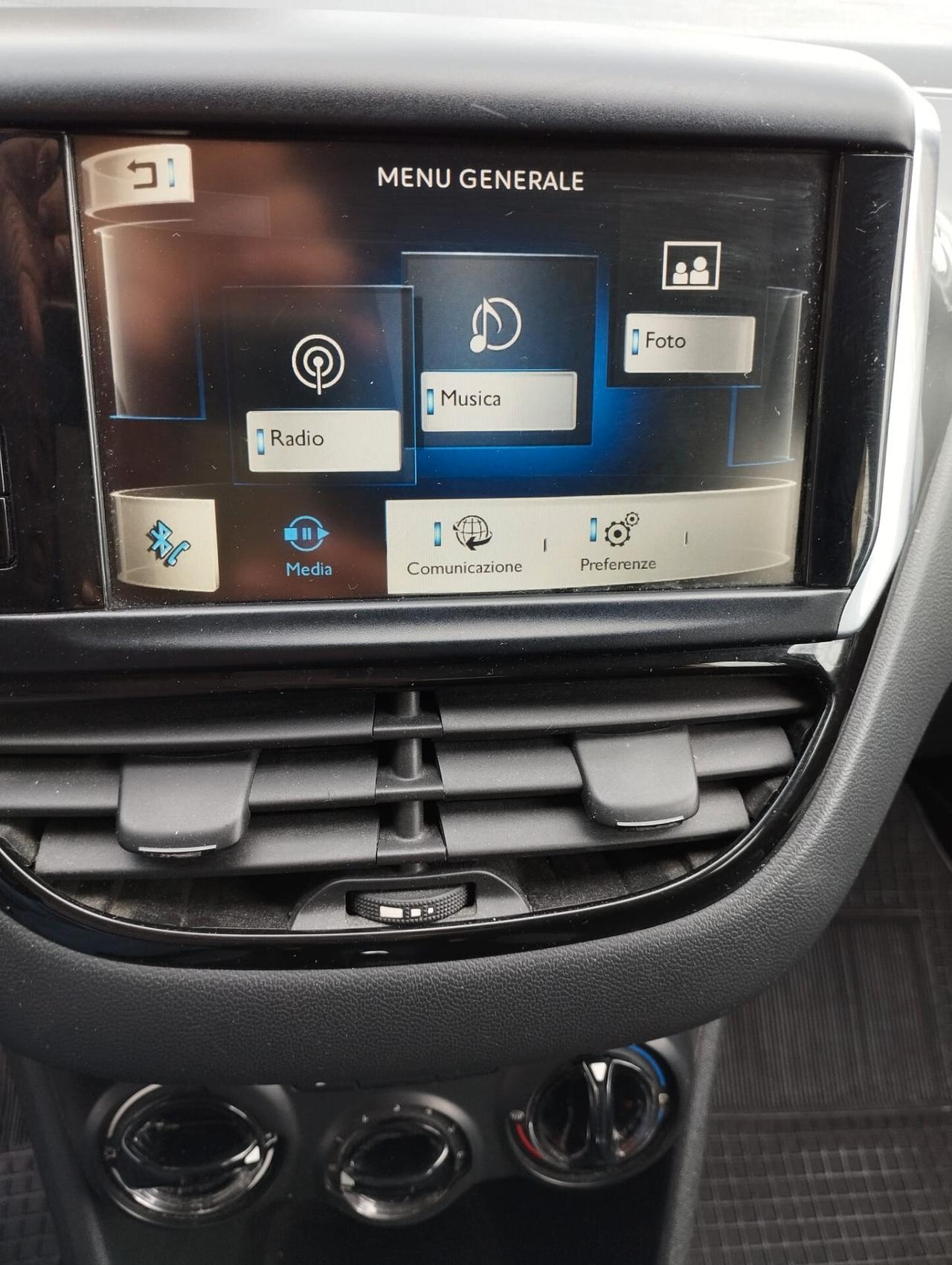 Peugeot 208 1.4 HDi 68 CV 5 porte Allure