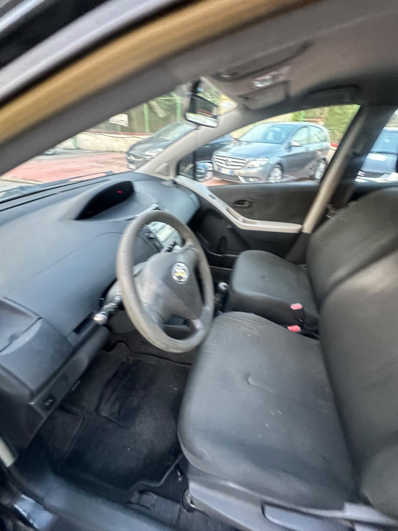 Toyota Yaris 1.0 5 porte Now