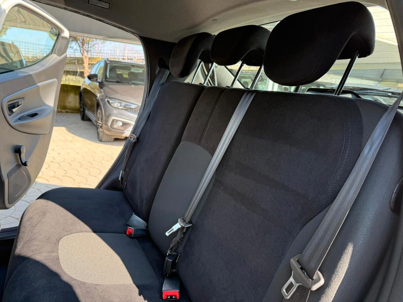 Lancia Ypsilon 1.2 69 CV 5 porte