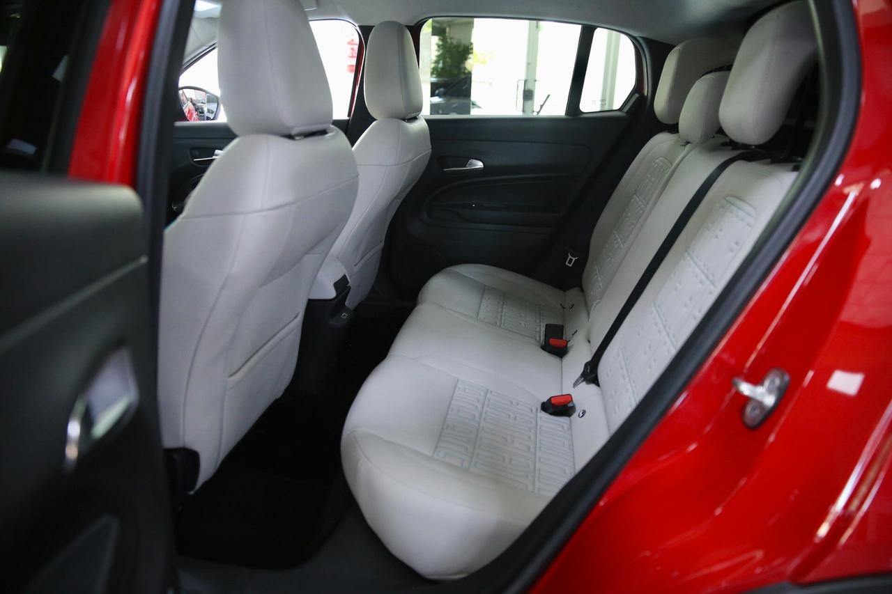 Fiat 600 Hybrid 110 cv DCT mhev La Prima